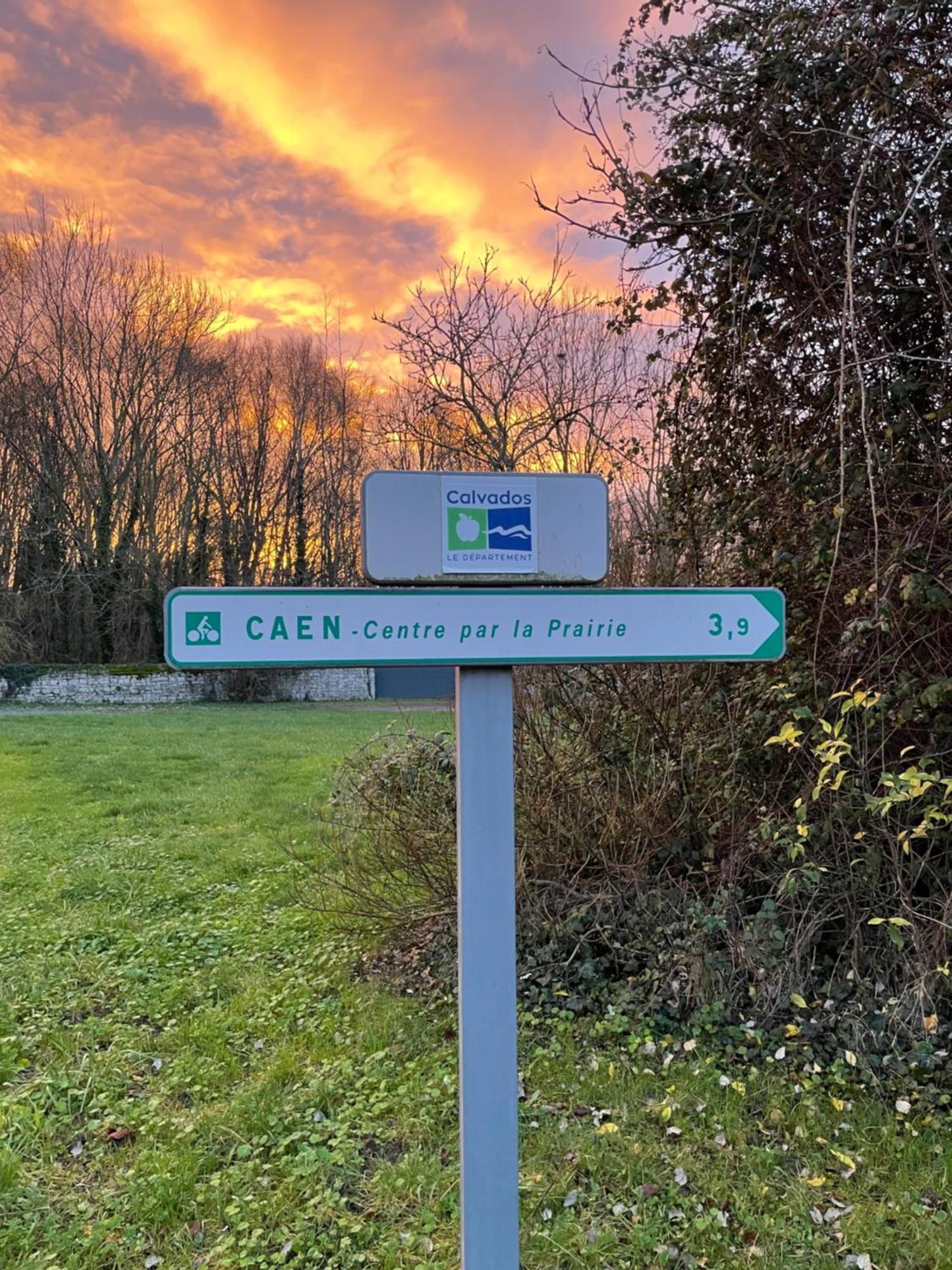 Le Noe Villa Caen Exteriör bild